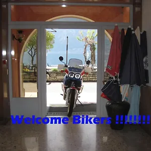 ** Hotel Piccolo Direkt Am Italien